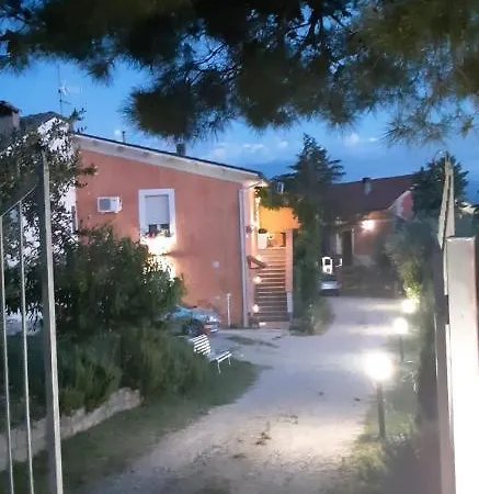 ベッド・アンド・ブレックファスト Il Glicine