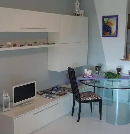 ベッド・アンド・ブレックファスト Il Glicine 3*